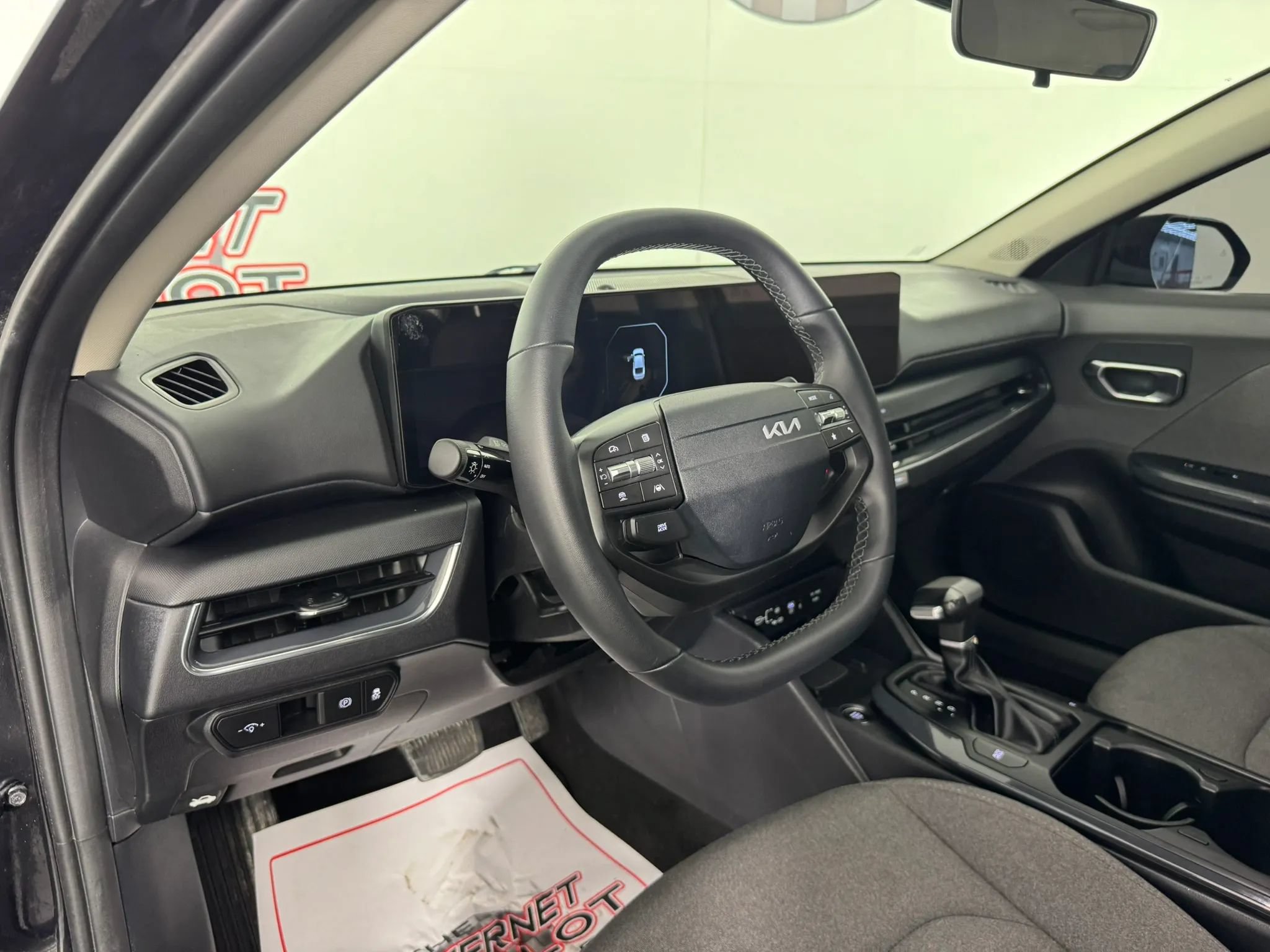 Used 2025 Kia K4 EX FWD image 10