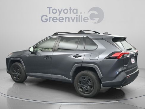 Used 2019 Toyota RAV4 LE image 6