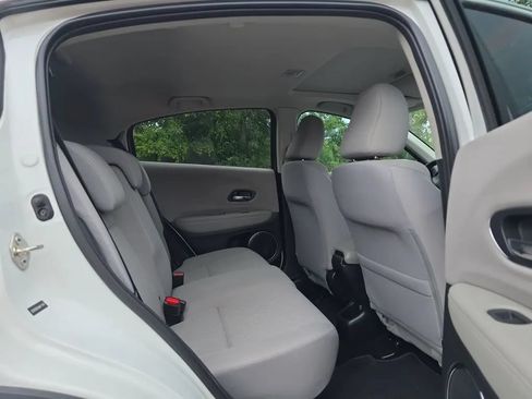 Used 2018 Honda HR-V EX image 41
