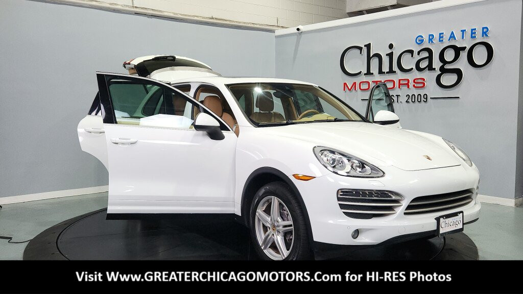 Used 2014 Porsche Cayenne Platinum Edition AWD/4WD image 16
