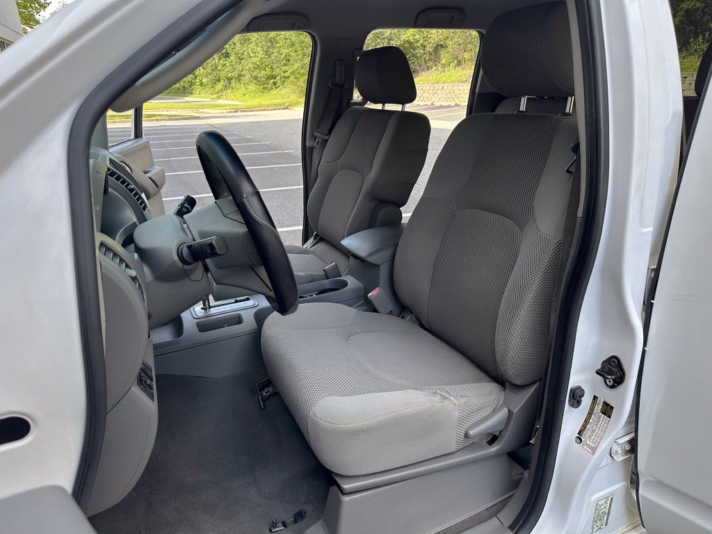 Used 2007 Nissan Frontier SE w/ Power Pkg AWD/4WD image 15