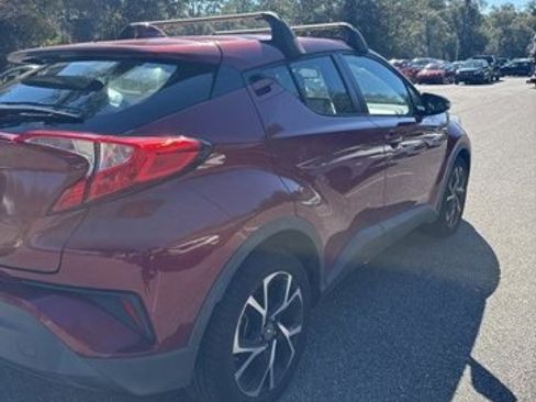 Used 2019 Toyota C-HR XLE image 4