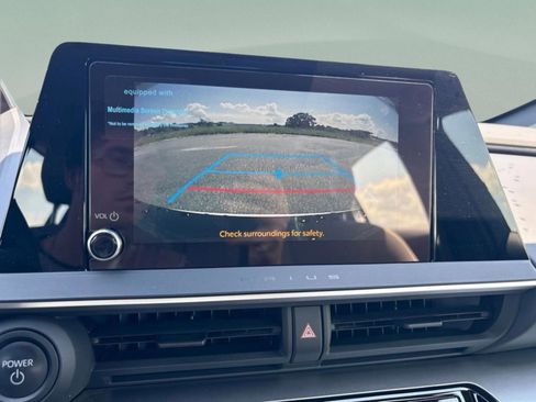 Used 2025 Toyota Prius LE FWD image 12