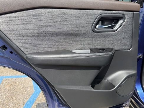 Certified 2022 Nissan Rogue SV image 13