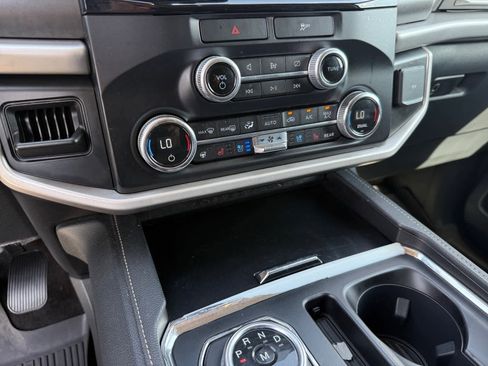 Used 2022 Ford Expedition XLT RWD image 19