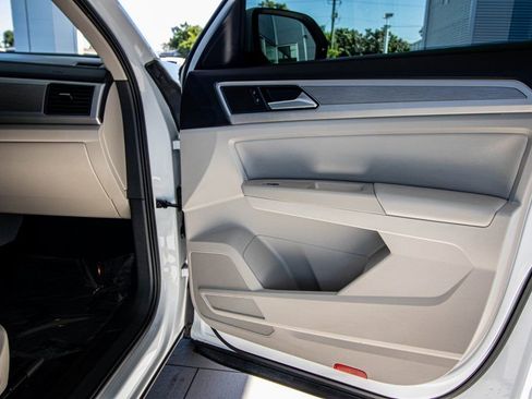 Used 2018 Volkswagen Atlas SE image 41