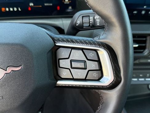 Used 2025 Ford Mustang Convertible RWD image 17