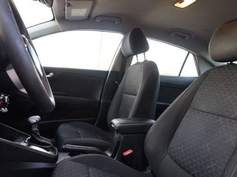 Used 2023 Kia Rio S w/ Technology Package image 11