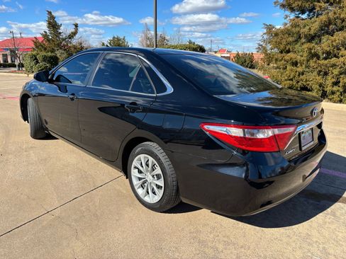 Used 2017 Toyota Camry LE image 8