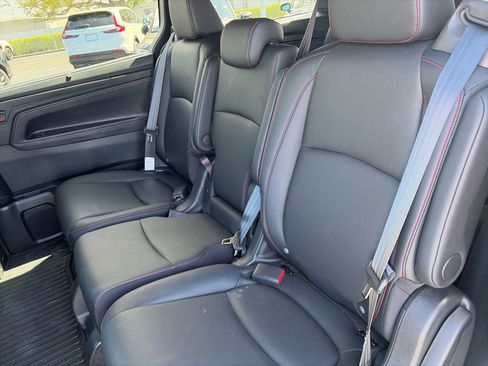 Used 2023 Honda Odyssey Sport image 10