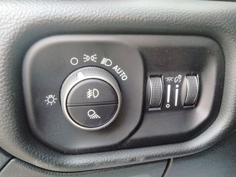 Used 2025 RAM 1500 Laramie w/ Night Edition image 35