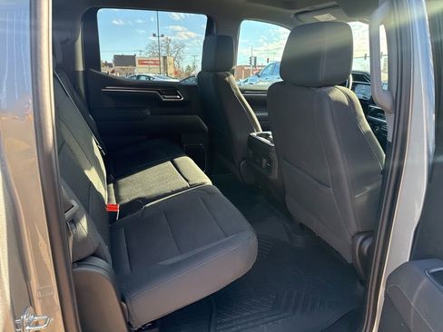 Used 2025 Chevrolet Silverado 1500 LT AWD/4WD image 30