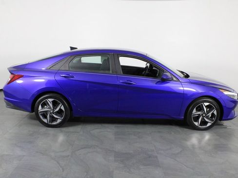 Certified 2023 Hyundai Elantra SEL w/ Convenience Package FWD image 12
