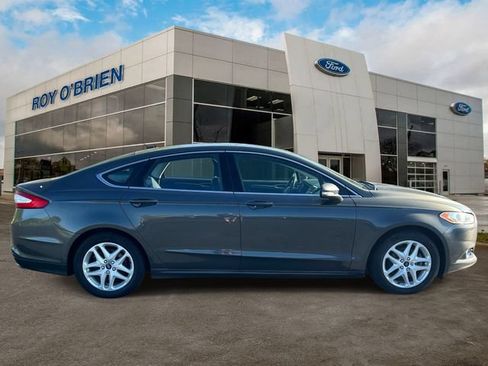 Used 2015 Ford Fusion SE w/ Equipment Group 202A FWD image 6