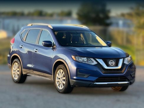 Used 2017 Nissan Rogue SV FWD image 1