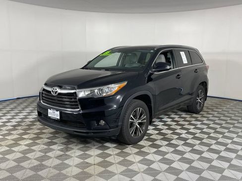 Used 2016 Toyota Highlander XLE AWD/4WD image 1
