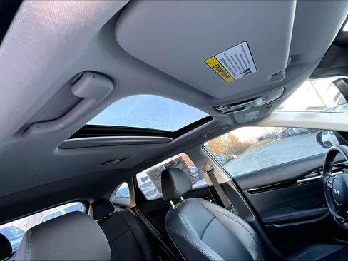 Used 2024 Kia Seltos SX w/ SX Sunroof Package image 15