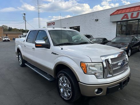 Used 2011 Ford F150 Lariat w/ Lariat Chrome Pkg image 2