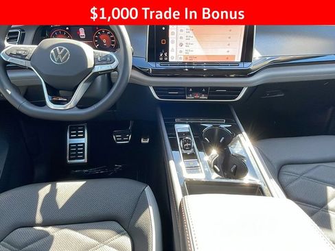 New 2025 Volkswagen Atlas Peak Edition SE AWD/4WD image 17
