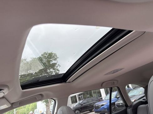 Used 2025 Subaru Outback Limited image 3