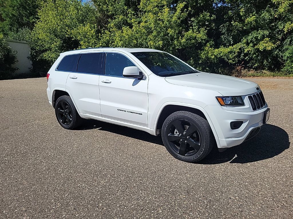 Used 2015 Jeep Grand Cherokee Altitude AWD/4WD image 7