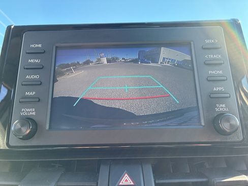 Used 2019 Toyota RAV4 LE image 21