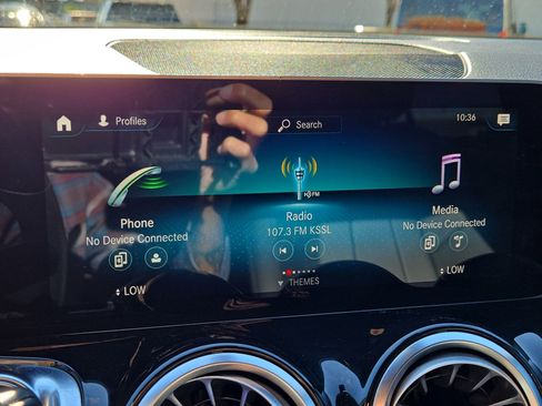 Used 2021 Mercedes-Benz GLB 250 w/ Premium Package image 19