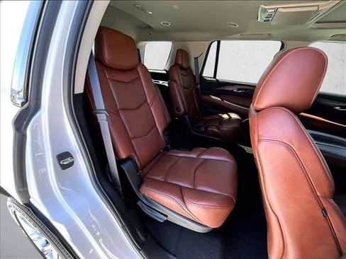 Used 2019 Cadillac Escalade Premium Luxury RWD image 29