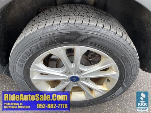 Used 2017 Ford Escape SE image 29