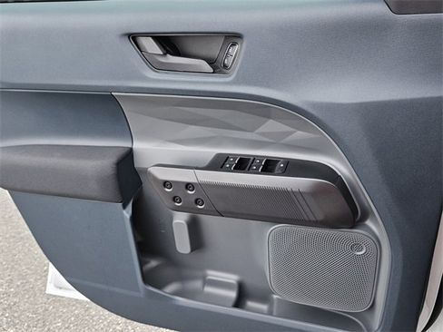 New 2025 Ford Maverick XL image 30