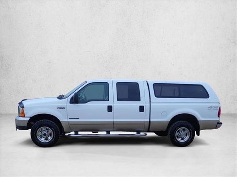 Used 2001 Ford F250 Lariat image 2