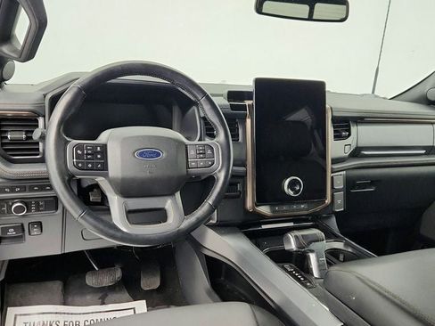 Used 2022 Ford F150 Lightning Lariat image 17