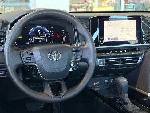 Certified 2025 Toyota Camry LE image 33