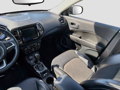 Used 2020 Jeep Compass Latitude AWD/4WD image 22