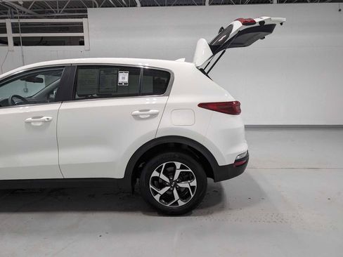 Used 2020 Kia Sportage LX AWD/4WD image 11