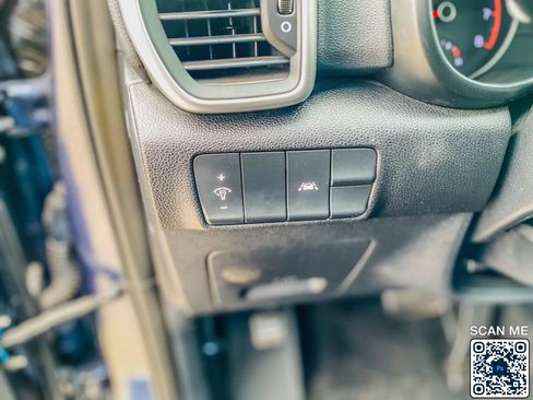 Used 2022 Kia Sportage LX image 16