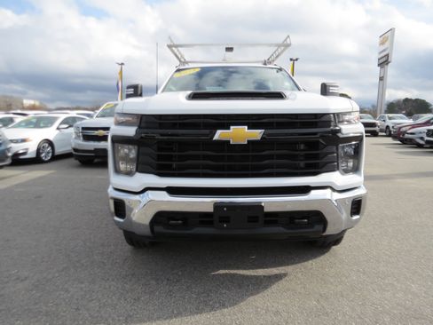 Used 2025 Chevrolet Silverado 2500 W/T w/ WT/CX Safety Package image 4