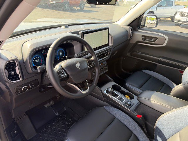 Used 2025 Ford Bronco Sport Outer Banks w/ Outer Banks Tech Package+ AWD/4WD image 11