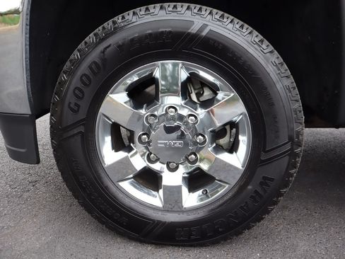 Used 2017 GMC Sierra 2500 SLT w/ Duramax Plus Package AWD/4WD image 40
