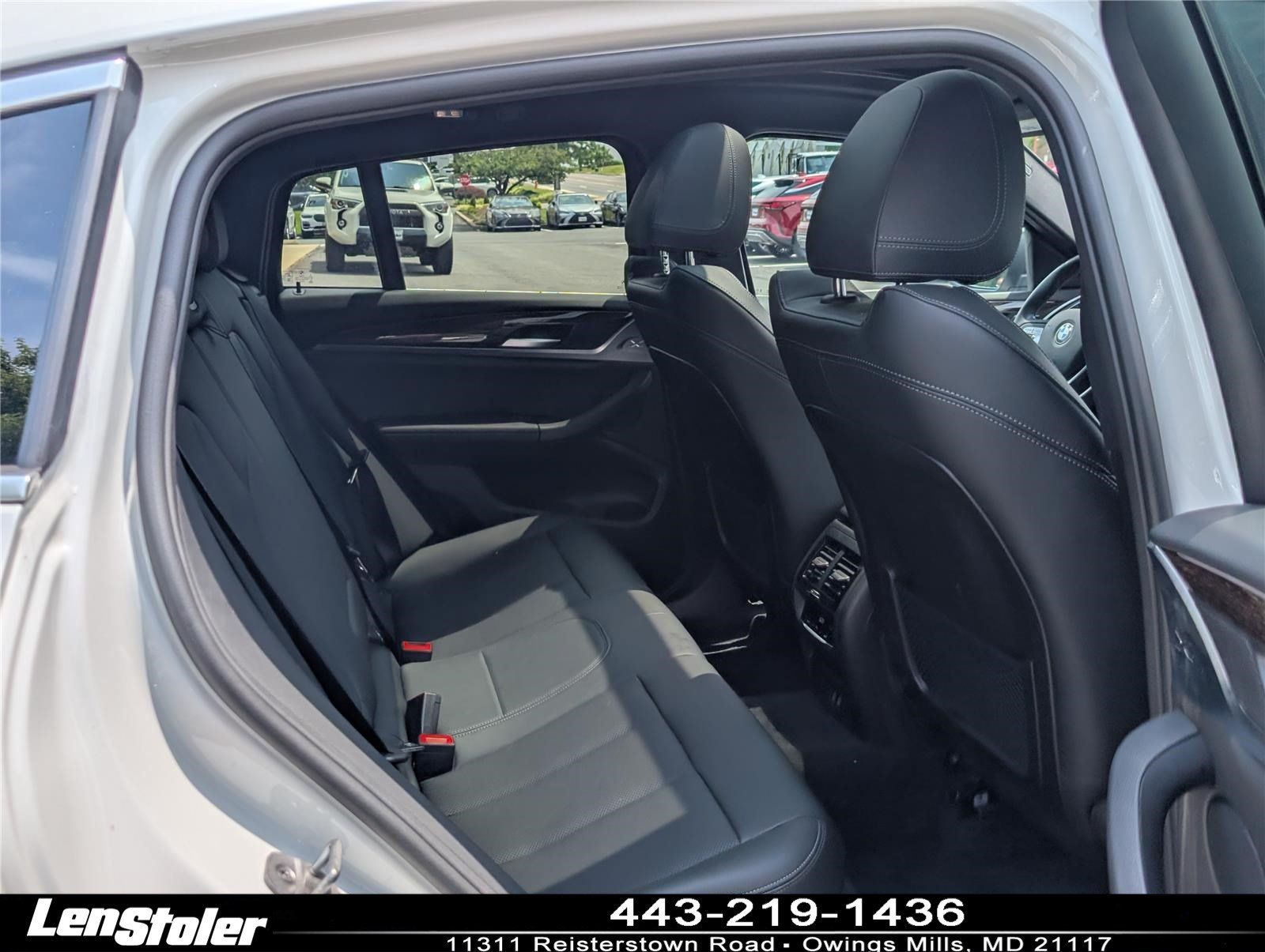 Used 2024 BMW X4 xDrive30i w/ Parking Assistance Package AWD/4WD image 12