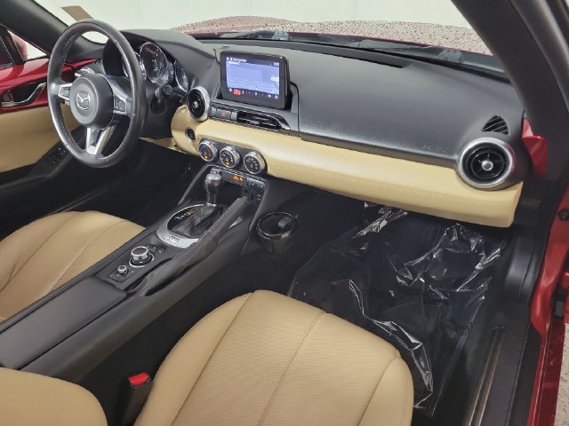 Used 2020 MAZDA MX-5 Miata RF Grand Touring RWD image 10