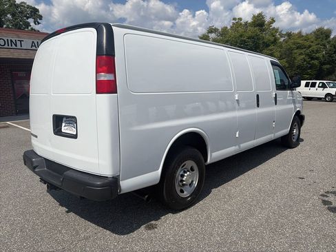 Used 2020 Chevrolet Express 2500 Extended w/ Enhanced Convenience Package RWD image 9