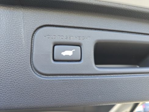 New 2025 Honda Pilot Touring image 14