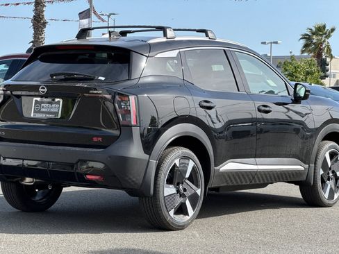 New 2025 Nissan Kicks SR image 4