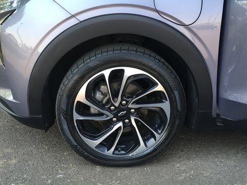 Used 2022 Chevrolet Bolt EUV Premier w/ Sun & Sound Package FWD image 34