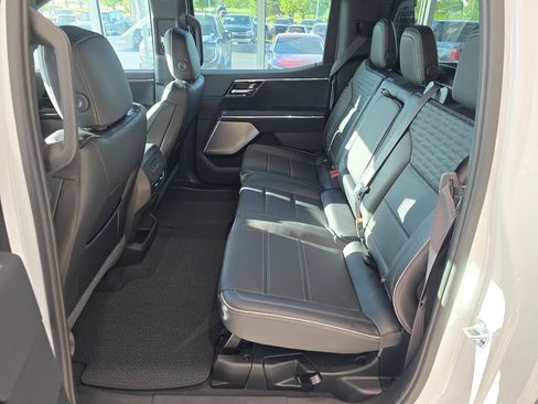 New 2025 GMC Sierra EV Denali AWD/4WD image 24