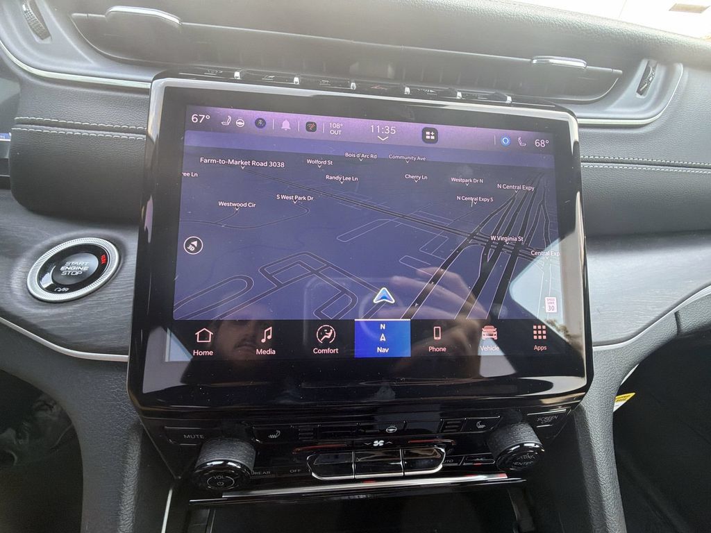 Used 2025 Jeep Grand Cherokee Limited RWD image 15