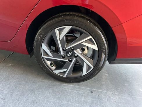 Certified 2025 Hyundai Elantra Sport image 39