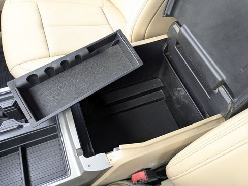 Used 2021 Ford F350 Lariat w/ Chrome Package image 23