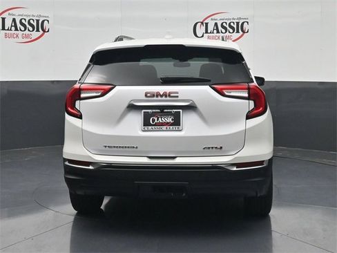 Used 2022 GMC Terrain AT4 w/ Infotainment Package II image 8